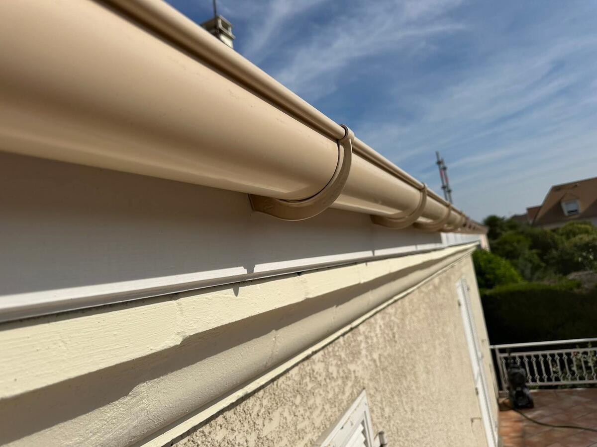 Rénovation des façades en peinture ou enduit projeté